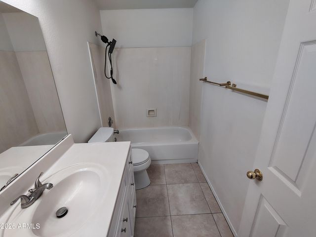 4303 E Cathedral Rock Drive, Phoenix, AZ 85044