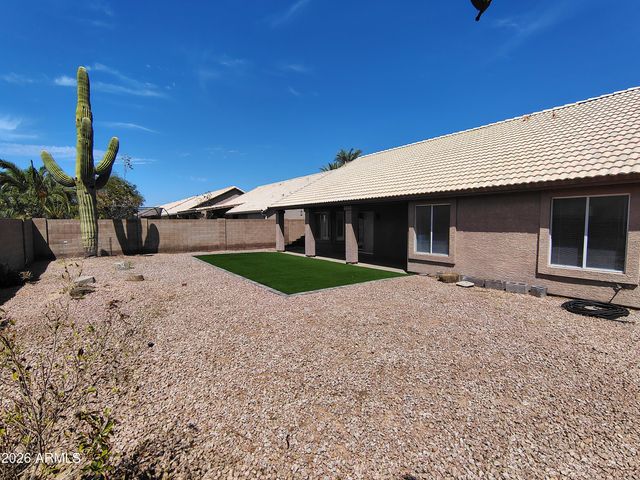 4303 E Cathedral Rock Drive, Phoenix, AZ 85044