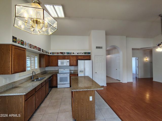 4303 E Cathedral Rock Drive, Phoenix, AZ 85044