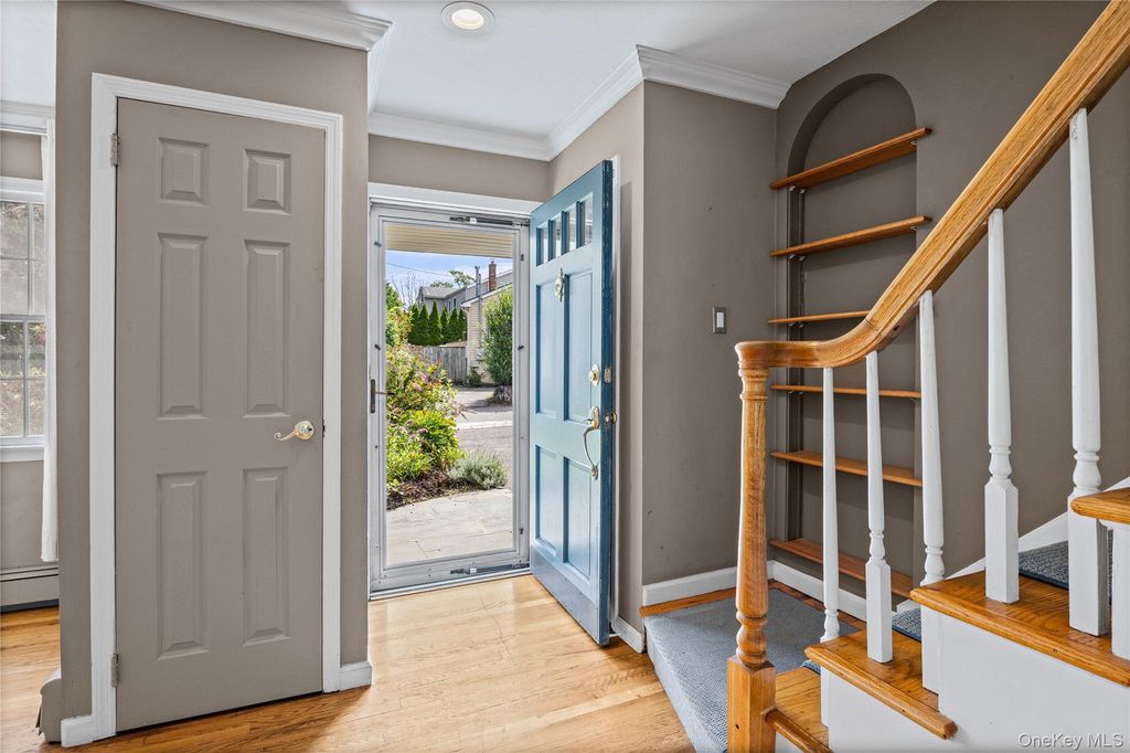 17 Sea Ridge Court, Huntington, NY 11743 — photo 3