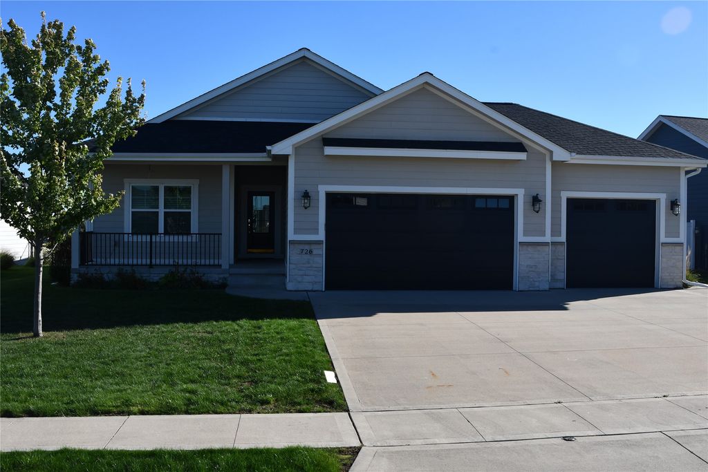 726 35th Street SW, Altoona, IA 50009