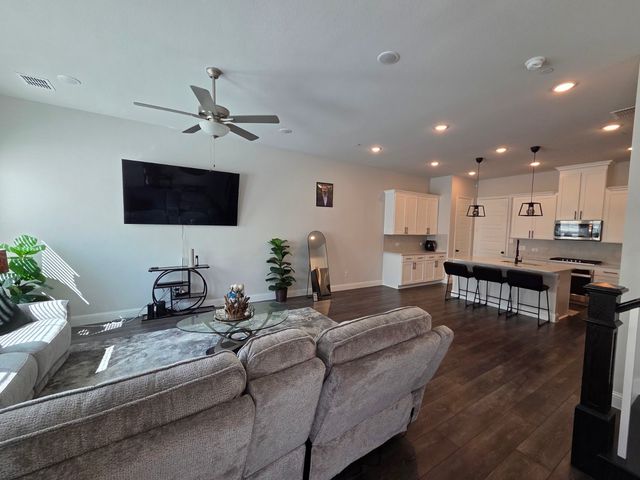 309 Colusa Drive, Lewisville, TX 75056