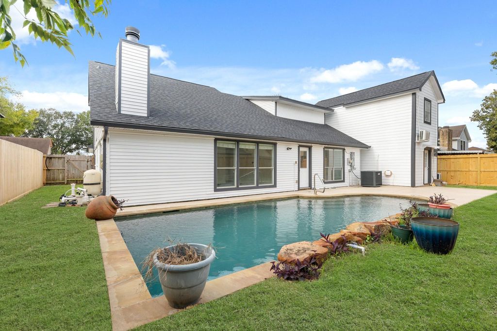 2419 Parkview Drive, Pearland, TX 77581