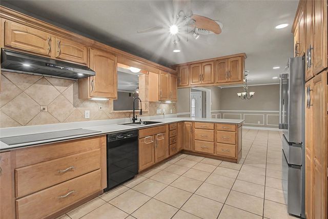 7213 Youpon Drive, Galveston, TX 77551