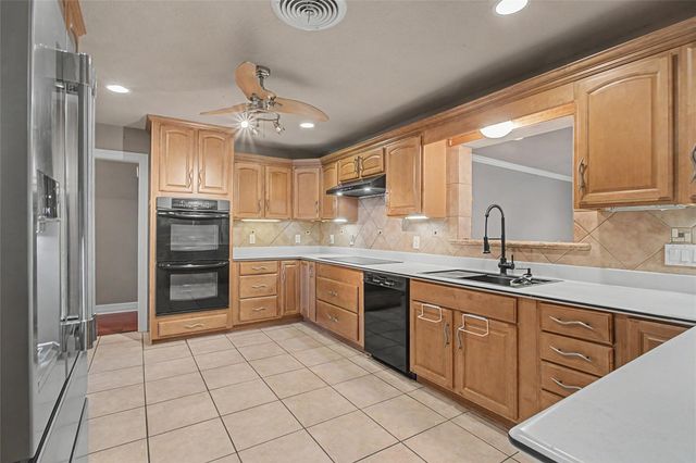 7213 Youpon Drive, Galveston, TX 77551