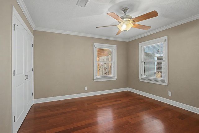 7213 Youpon Drive, Galveston, TX 77551