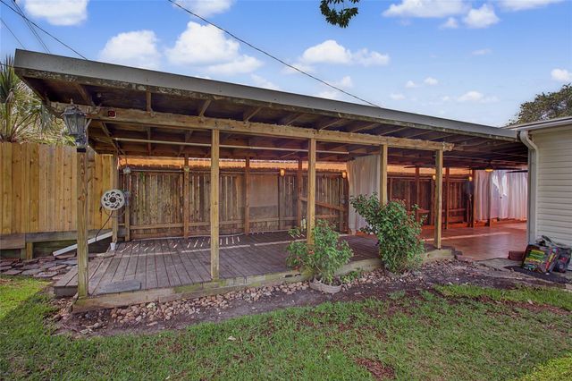 7213 Youpon Drive, Galveston, TX 77551