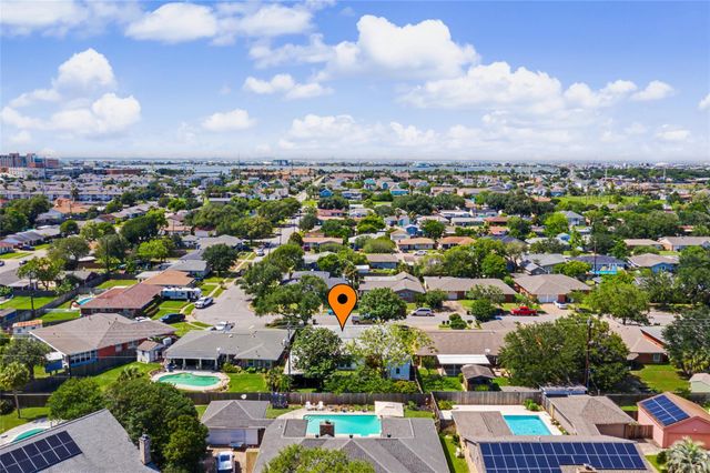 7213 Youpon Drive, Galveston, TX 77551