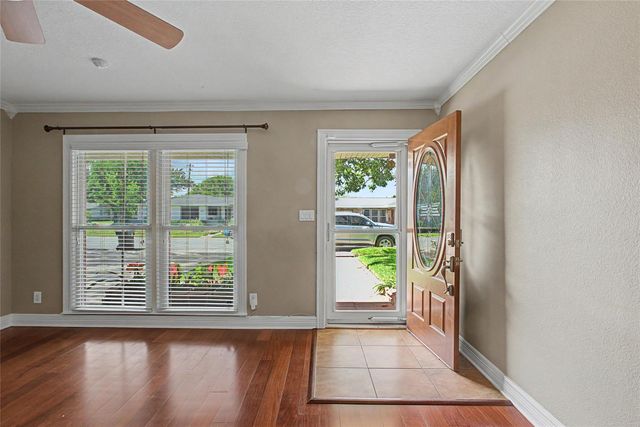 7213 Youpon Drive, Galveston, TX 77551
