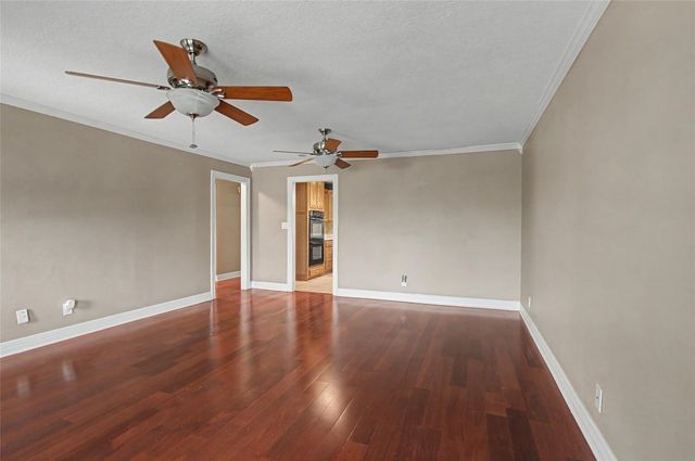 7213 Youpon Drive, Galveston, TX 77551