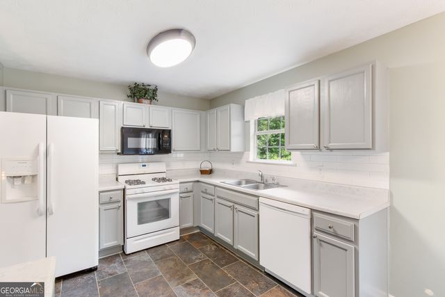 7108 Hummingbird Lane, Winston, GA 30187