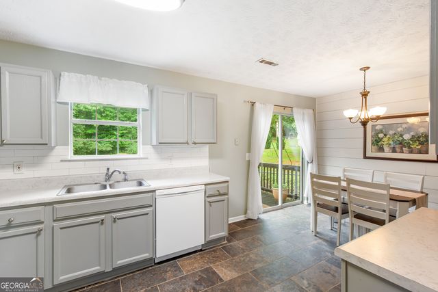7108 Hummingbird Lane, Winston, GA 30187