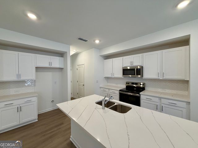 5333 Frontier Court, Flowery Branch, GA 30542