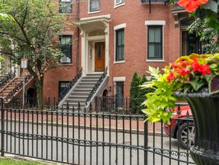 8 Concord Sq 1, Boston, MA 02118