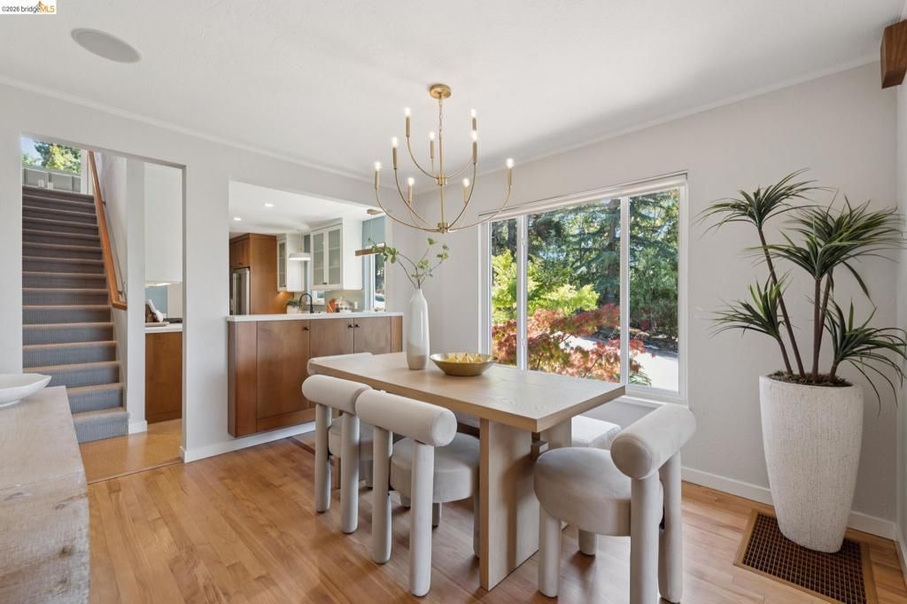 Image 15 of property listing at 5649 Castle Dr., Oakland, CA 94611