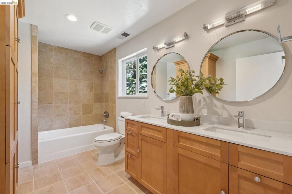 Image 23 of property listing at 5649 Castle Dr., Oakland, CA 94611