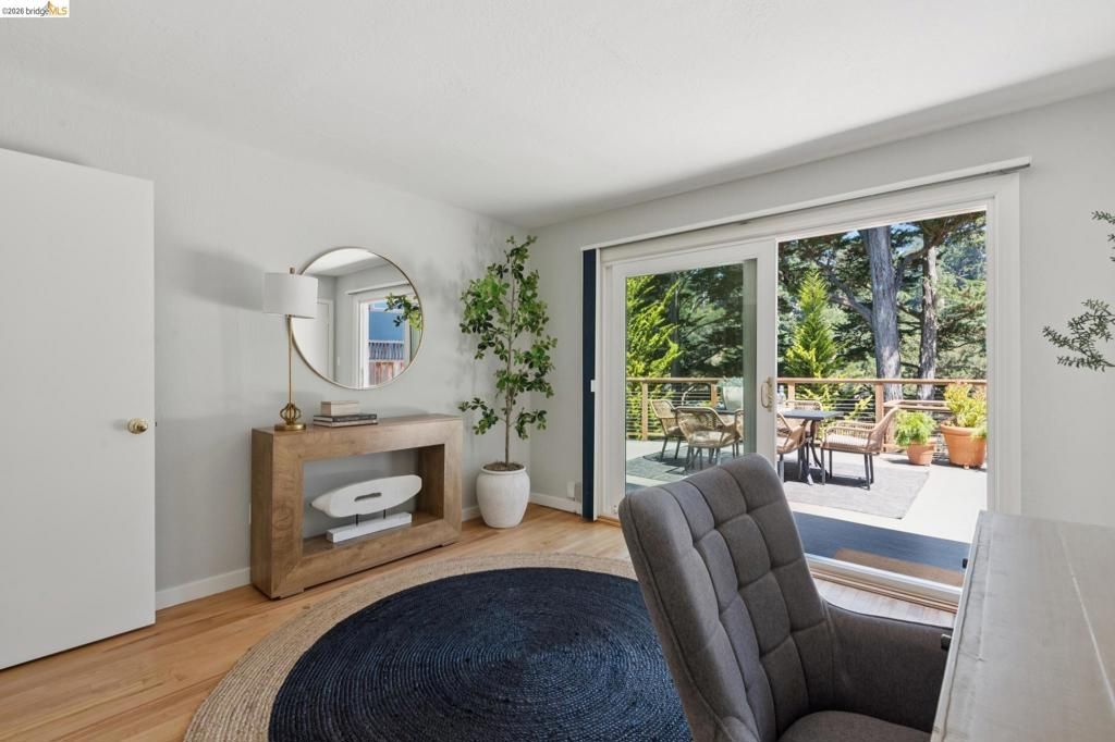 Image 29 of property listing at 5649 Castle Dr., Oakland, CA 94611