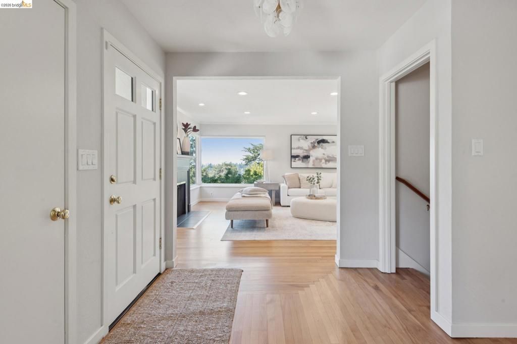 Image 34 of property listing at 5649 Castle Dr., Oakland, CA 94611