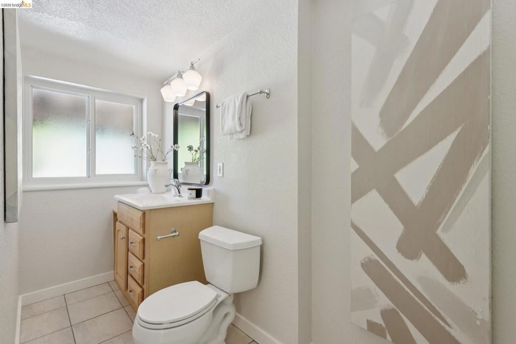 Image 39 of property listing at 5649 Castle Dr., Oakland, CA 94611