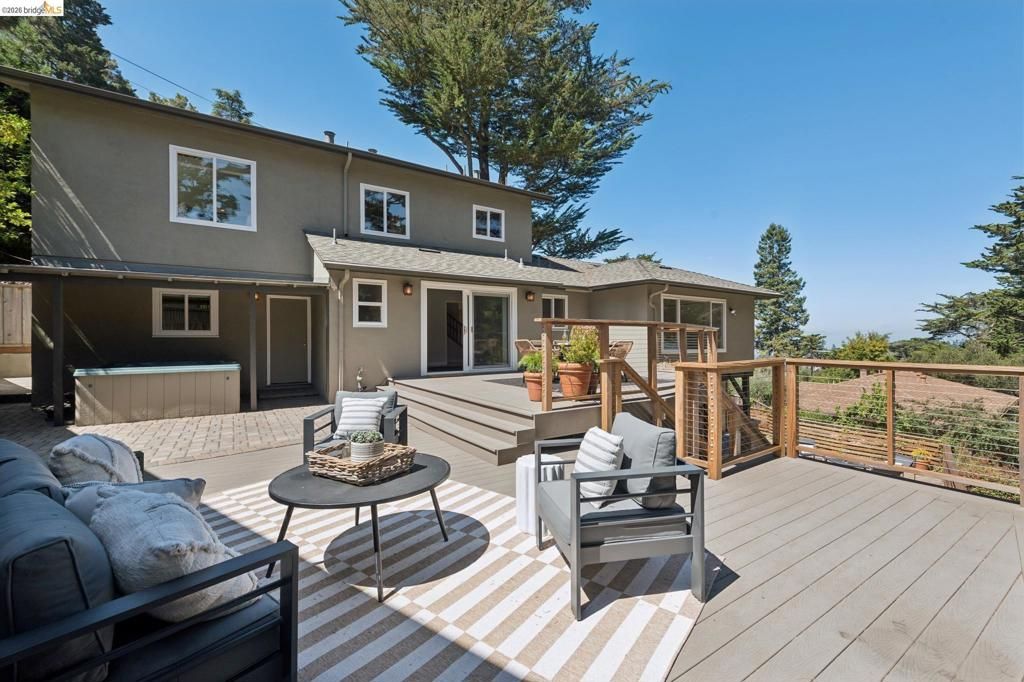 Image 41 of property listing at 5649 Castle Dr., Oakland, CA 94611
