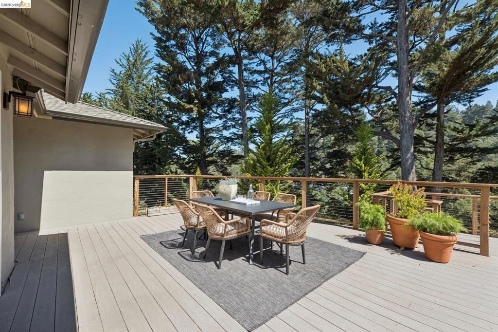 Image 42 of property listing at 5649 Castle Dr., Oakland, CA 94611