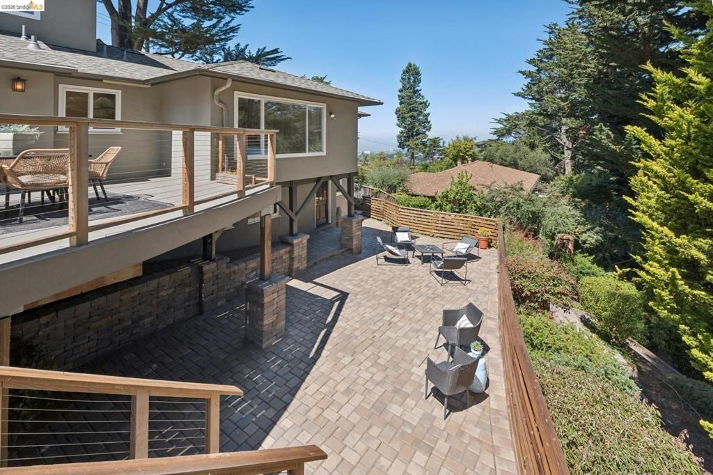 Image 46 of property listing at 5649 Castle Dr., Oakland, CA 94611