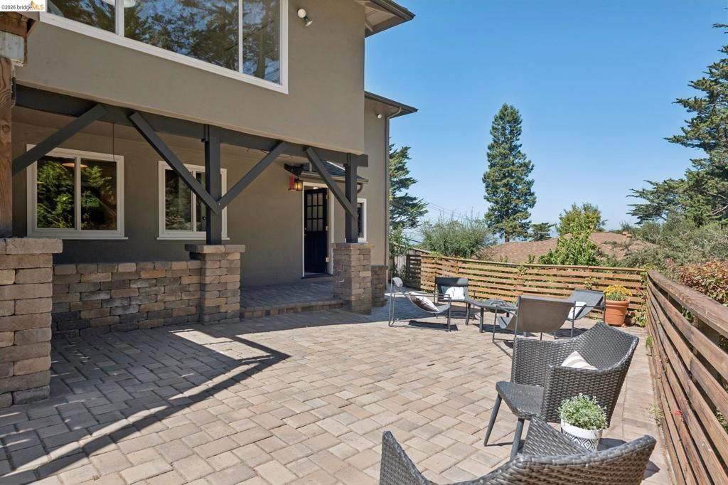 Image 51 of property listing at 5649 Castle Dr., Oakland, CA 94611
