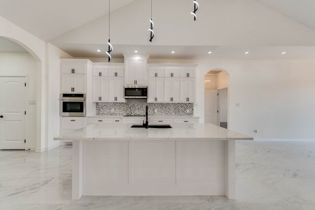 12045 W Palomino Dr, Odessa, TX 79764