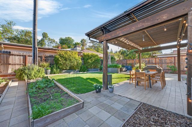 4837 Donnie Lyn Way, Carmichael, CA 95608