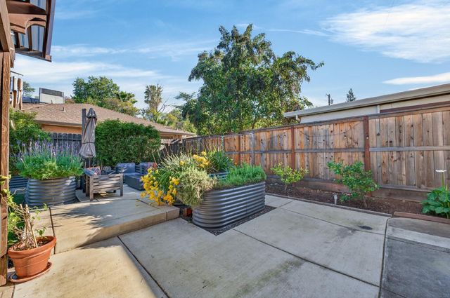 4837 Donnie Lyn Way, Carmichael, CA 95608