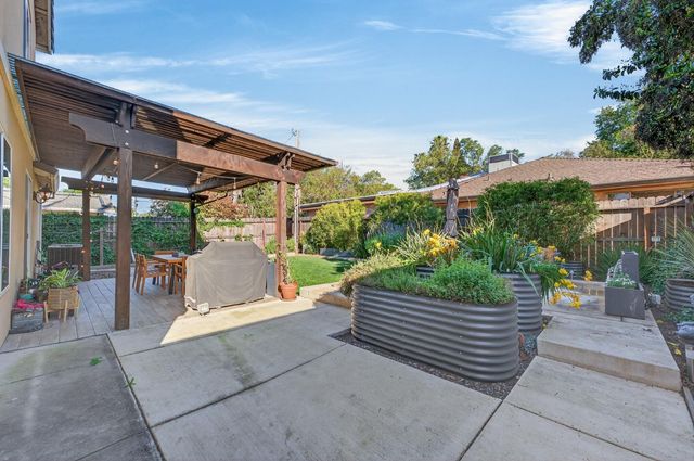 4837 Donnie Lyn Way, Carmichael, CA 95608