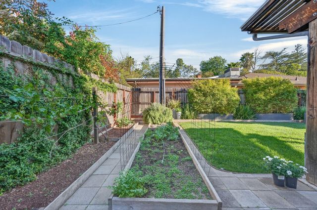 4837 Donnie Lyn Way, Carmichael, CA 95608