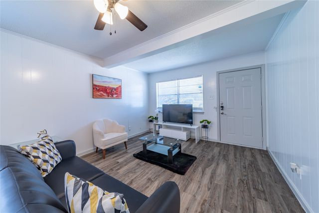 414 Donnell Drive B, Arlington, TX 76012