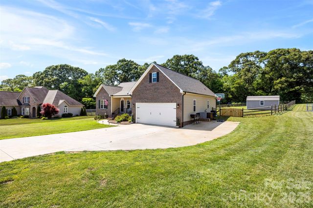 2357 Mintew Circle, Lincolnton, NC 28092