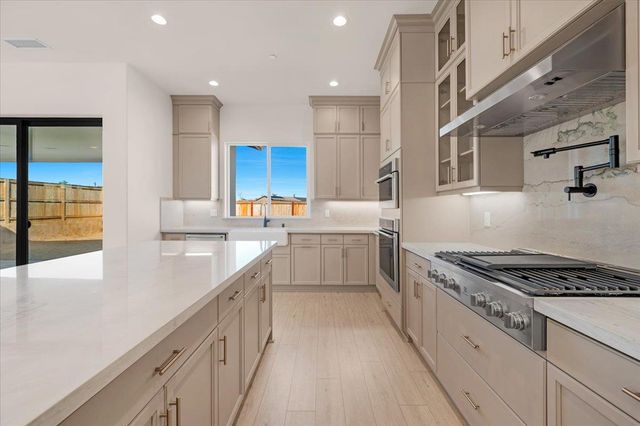 1023 Beaver Pond Loop, Madera, CA 93636