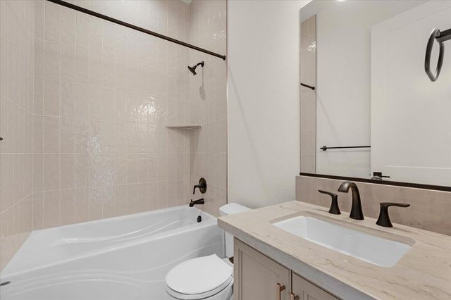 1023 Beaver Pond Loop, Madera, CA 93636