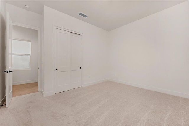 1023 Beaver Pond Loop, Madera, CA 93636