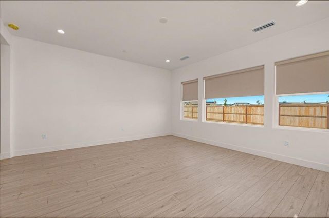 1023 Beaver Pond Loop, Madera, CA 93636