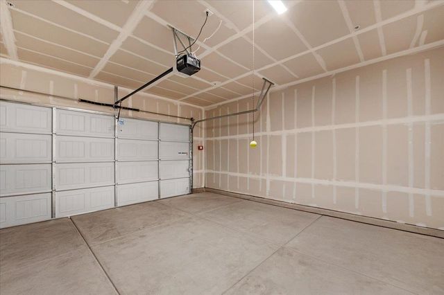 1023 Beaver Pond Loop, Madera, CA 93636