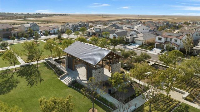 1023 Beaver Pond Loop, Madera, CA 93636