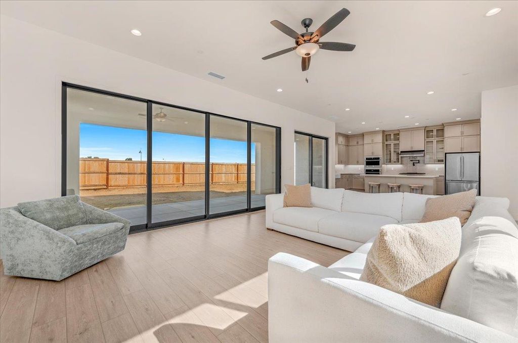 Image 17 of property listing at 1023 Beaver Pond Loop, Madera, CA 93636