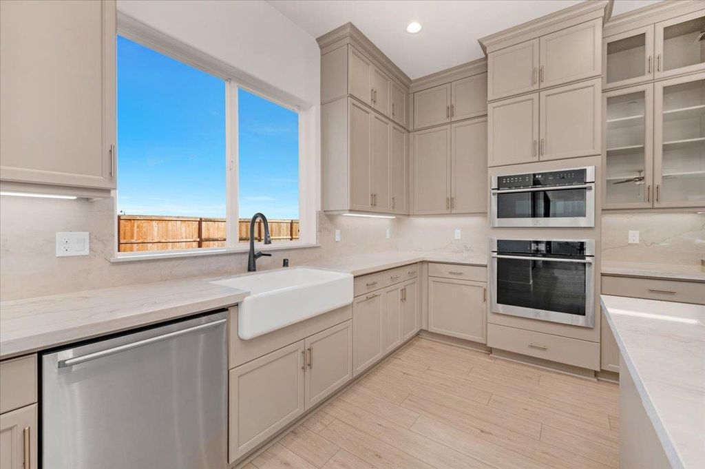 Image 20 of property listing at 1023 Beaver Pond Loop, Madera, CA 93636