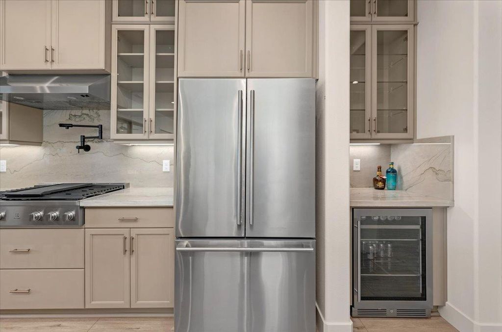 Image 22 of property listing at 1023 Beaver Pond Loop, Madera, CA 93636