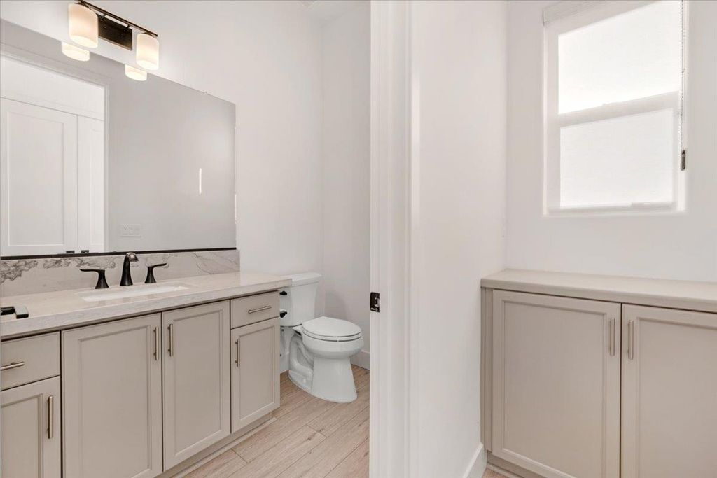 Image 35 of property listing at 1023 Beaver Pond Loop, Madera, CA 93636