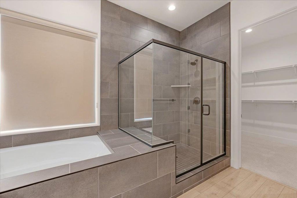 Image 39 of property listing at 1023 Beaver Pond Loop, Madera, CA 93636