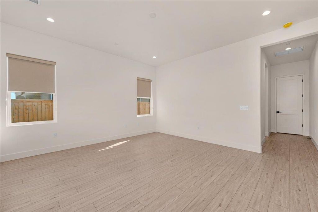 Image 43 of property listing at 1023 Beaver Pond Loop, Madera, CA 93636