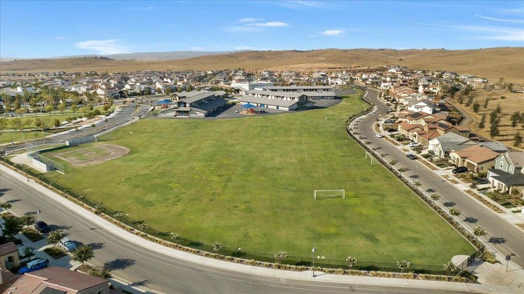 Image 62 of property listing at 1023 Beaver Pond Loop, Madera, CA 93636