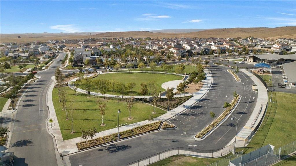 Image 63 of property listing at 1023 Beaver Pond Loop, Madera, CA 93636