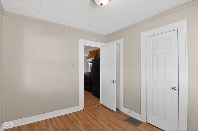 89 S 6th Avenue, Beech Grove, IN 46107