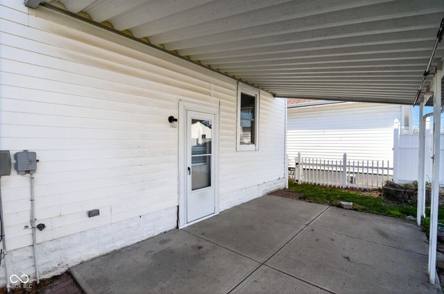 89 S 6th Avenue, Beech Grove, IN 46107